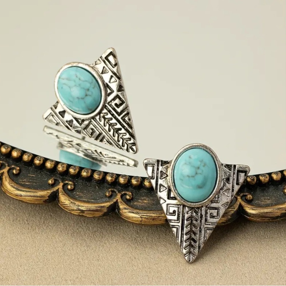 NEW Boho Ethnic Triangle Earrings Turquoise color & Silver color - Boutique